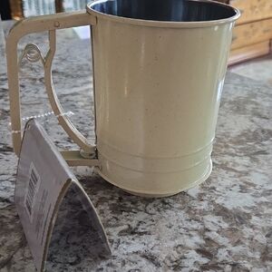 The Baker's table Metal Flour Sifter